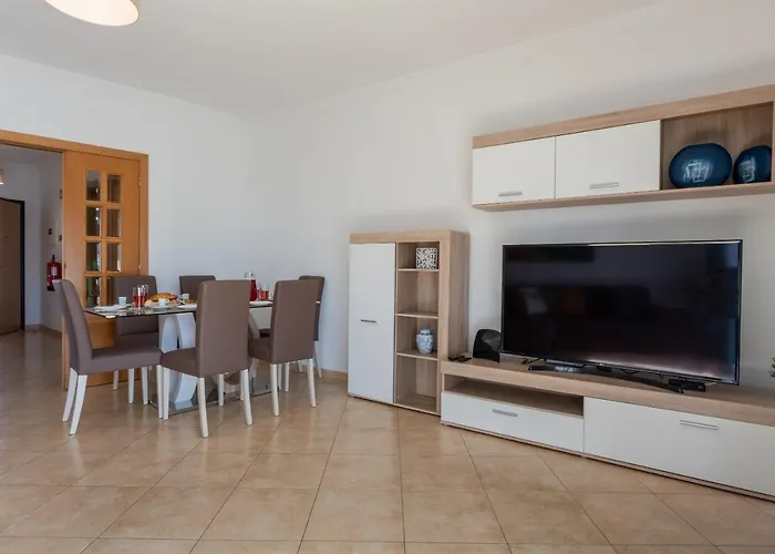 Apartamento Monarquia - T3 Quarteira